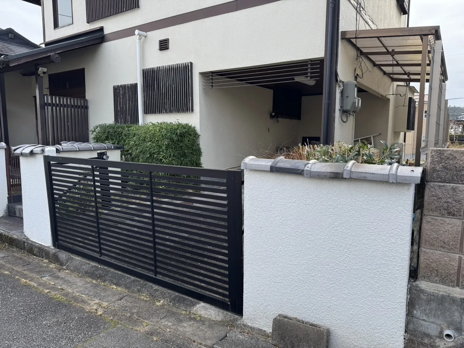 【川西市内|Y様】ササ、ユキヤナギ、キンモクセイの剪定、除草のご依頼